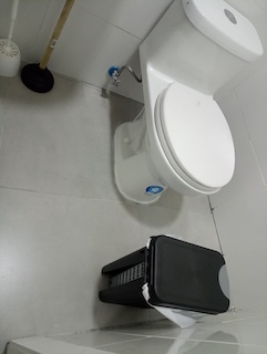 Desatasco urgente de inodoro WC en Terrassa — técnico profesional sin obras